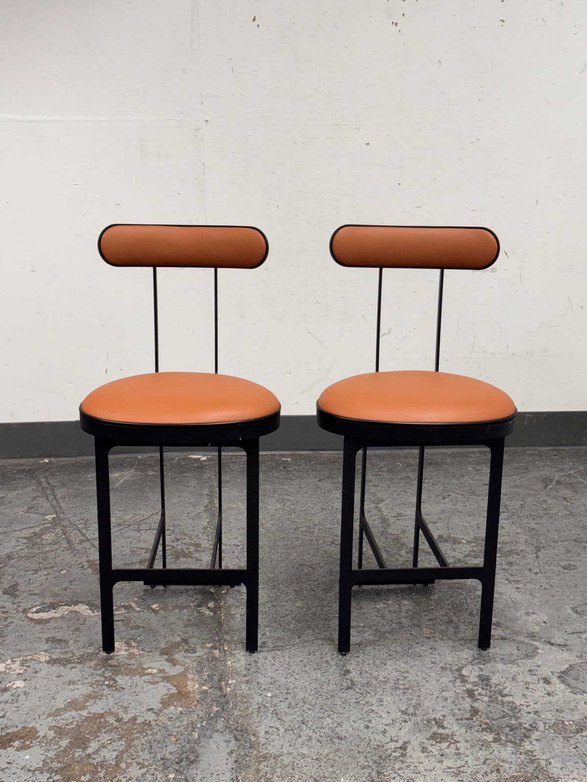 Michael Oren Porter Place Style Swivel Counter Stools, Pair - Thumbnail 3