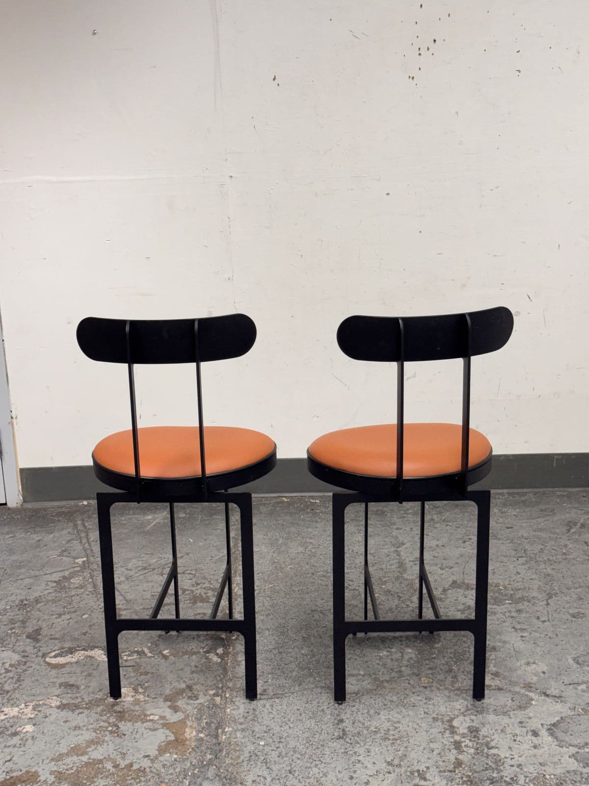 Michael Oren Porter Place Style Swivel Counter Stools, Pair - Thumbnail 6