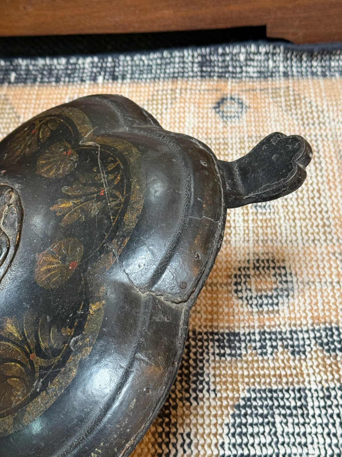 19th Century Victorian Tilt Top Pedestal Table - Thumbnail 5