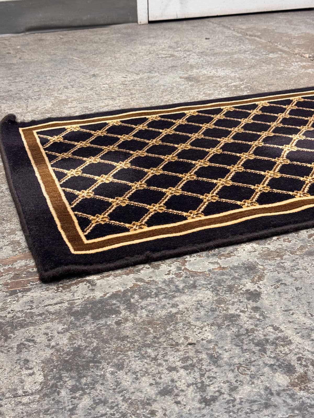 2ft 7in × 9ft 6in Karastan Wool Runner Rug - Thumbnail 10