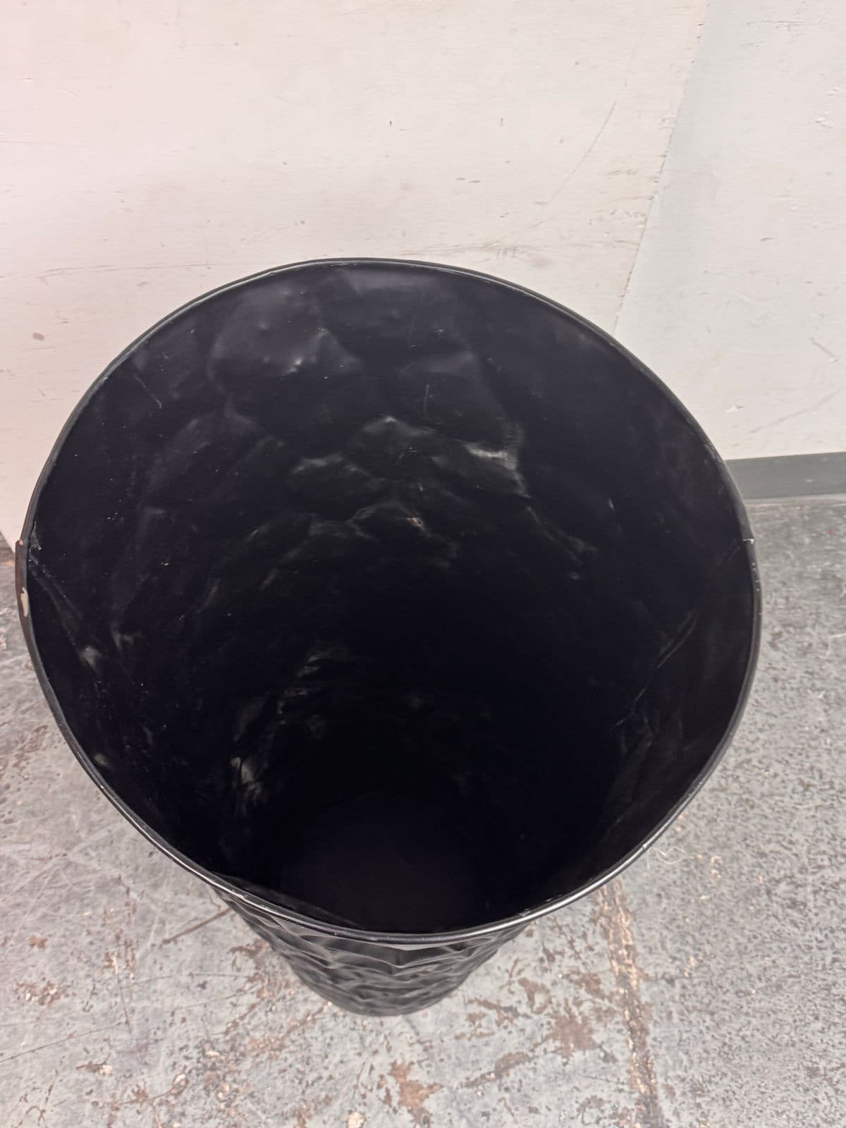 Vintage Hammered Planter, Black - Thumbnail 9