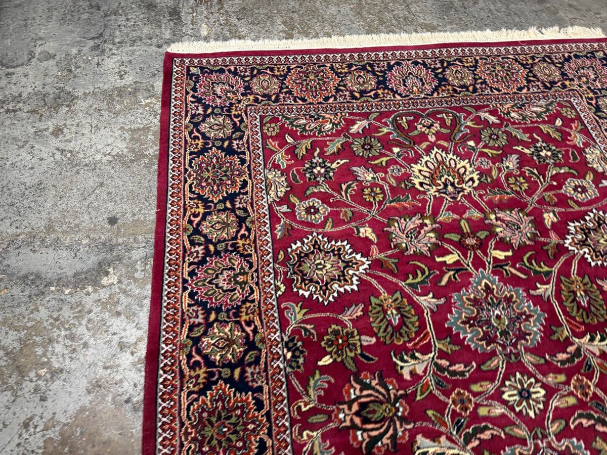 5ft 10in × 8ft 10in Oriental Wool Area Rug - Thumbnail 7
