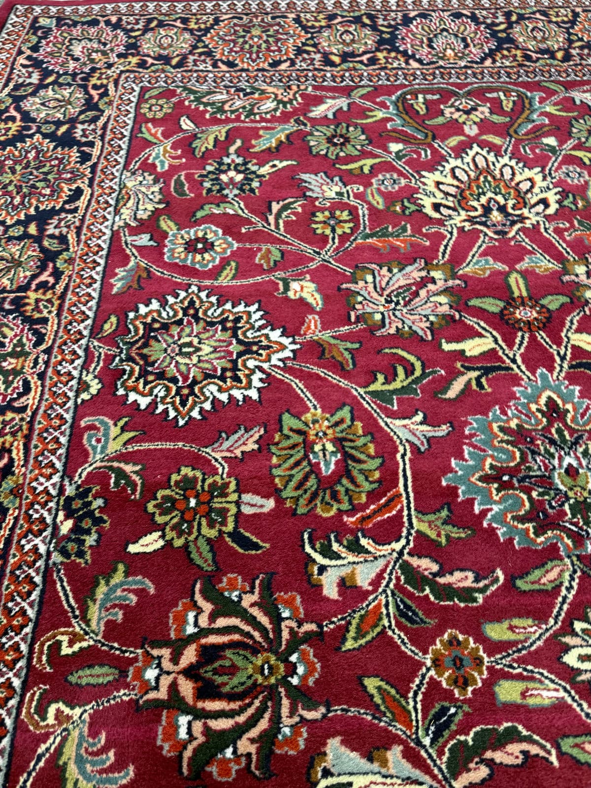 5ft 10in × 8ft 10in Oriental Wool Area Rug - Thumbnail 8