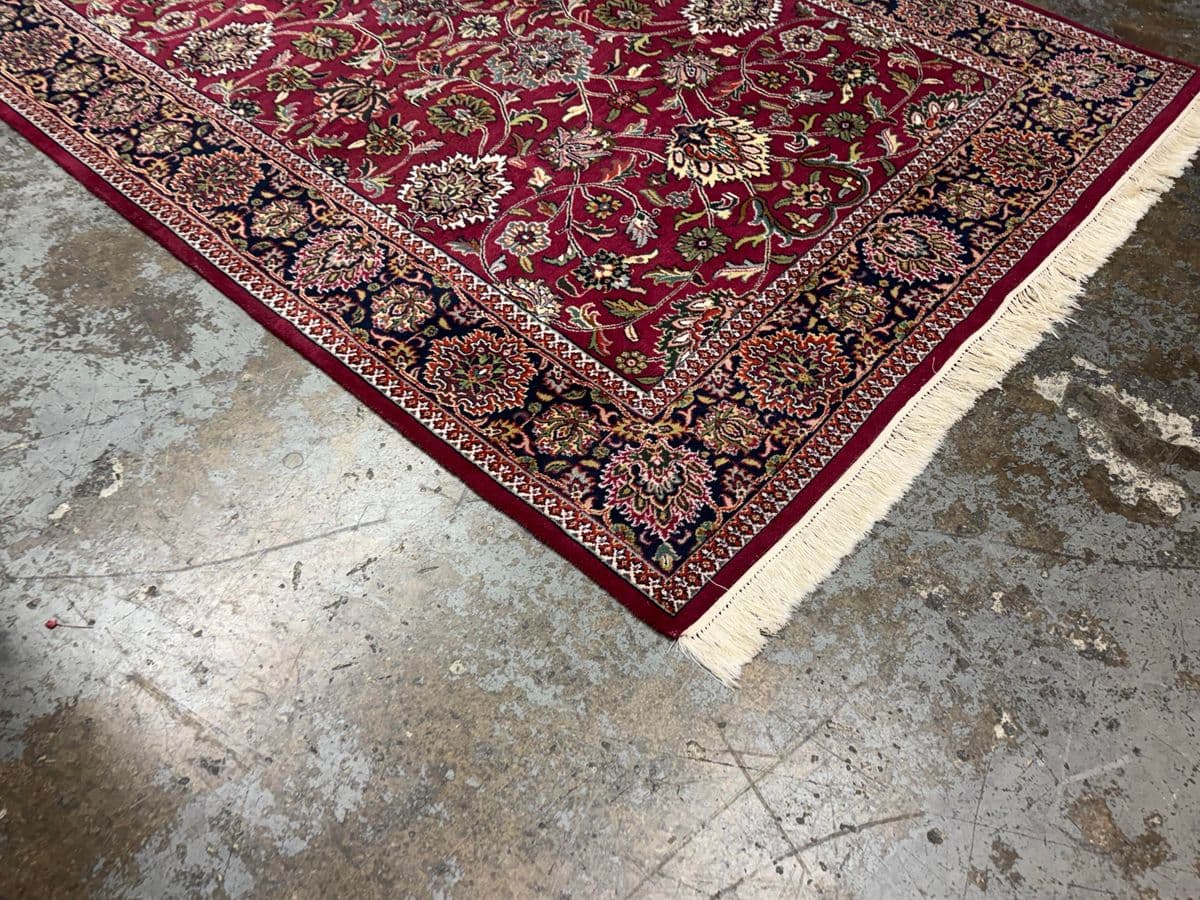 5ft 10in × 8ft 10in Oriental Wool Area Rug - Thumbnail 3