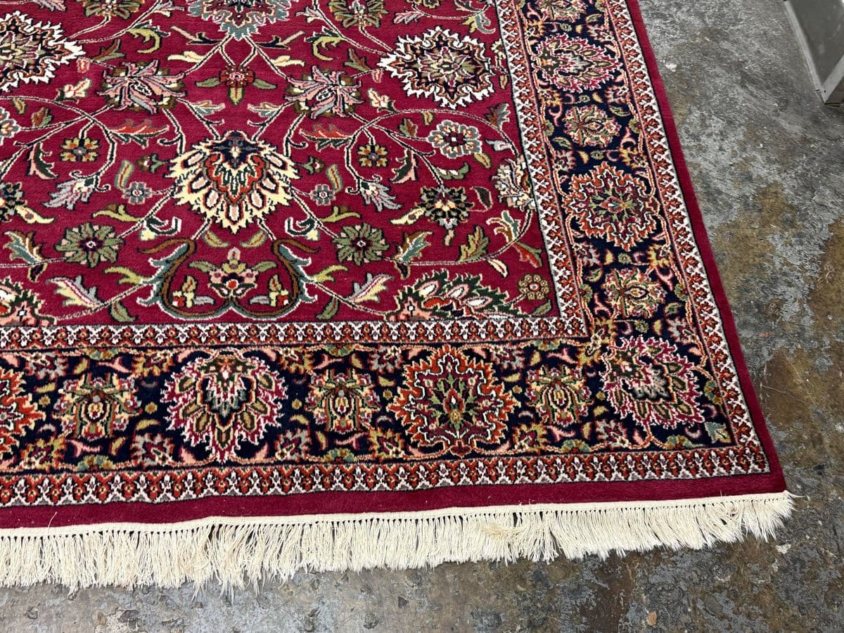 5ft 10in × 8ft 10in Oriental Wool Area Rug - Thumbnail 12