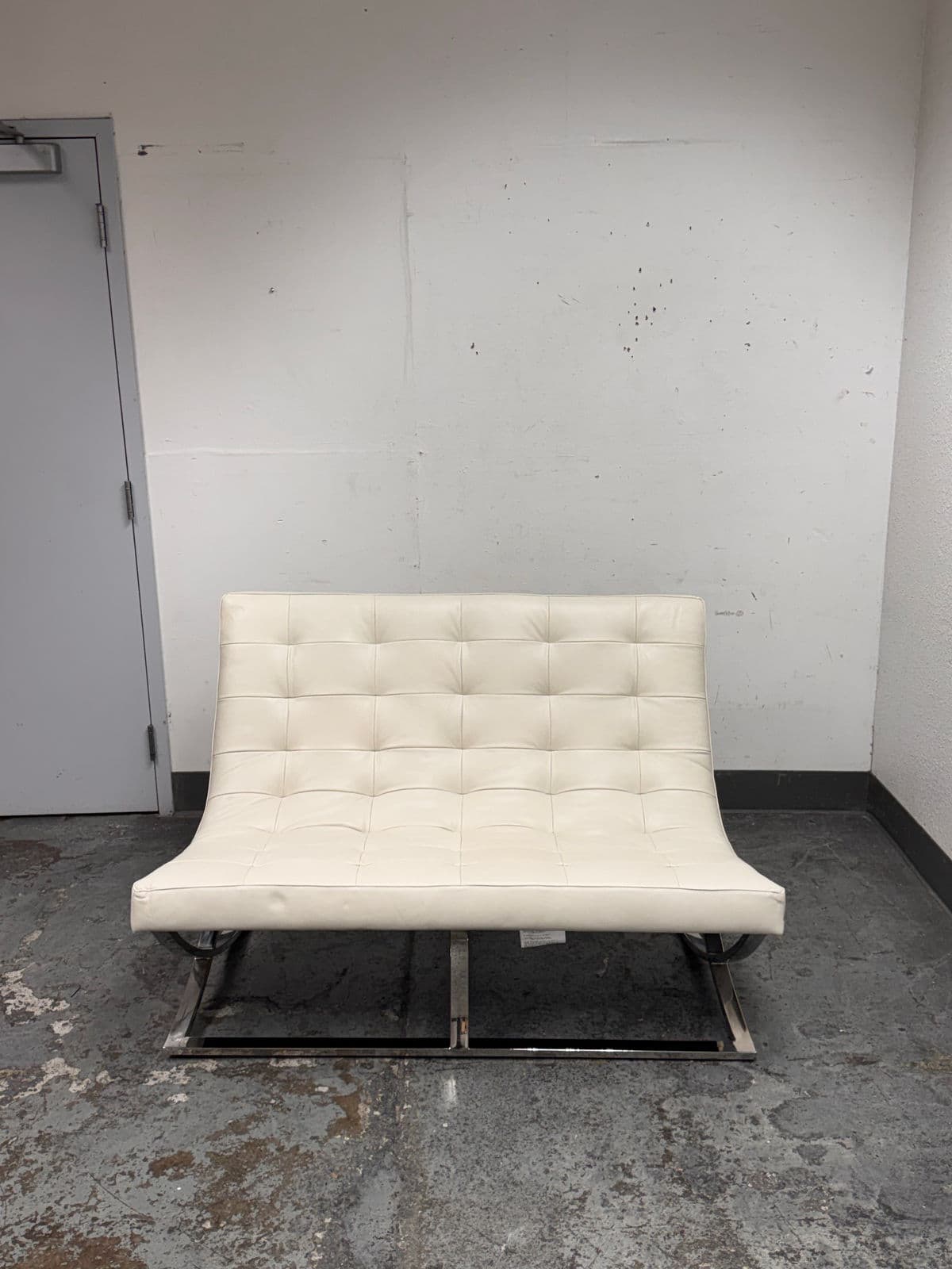 Williams-Sonoma James Leather Loveseat - Thumbnail 3