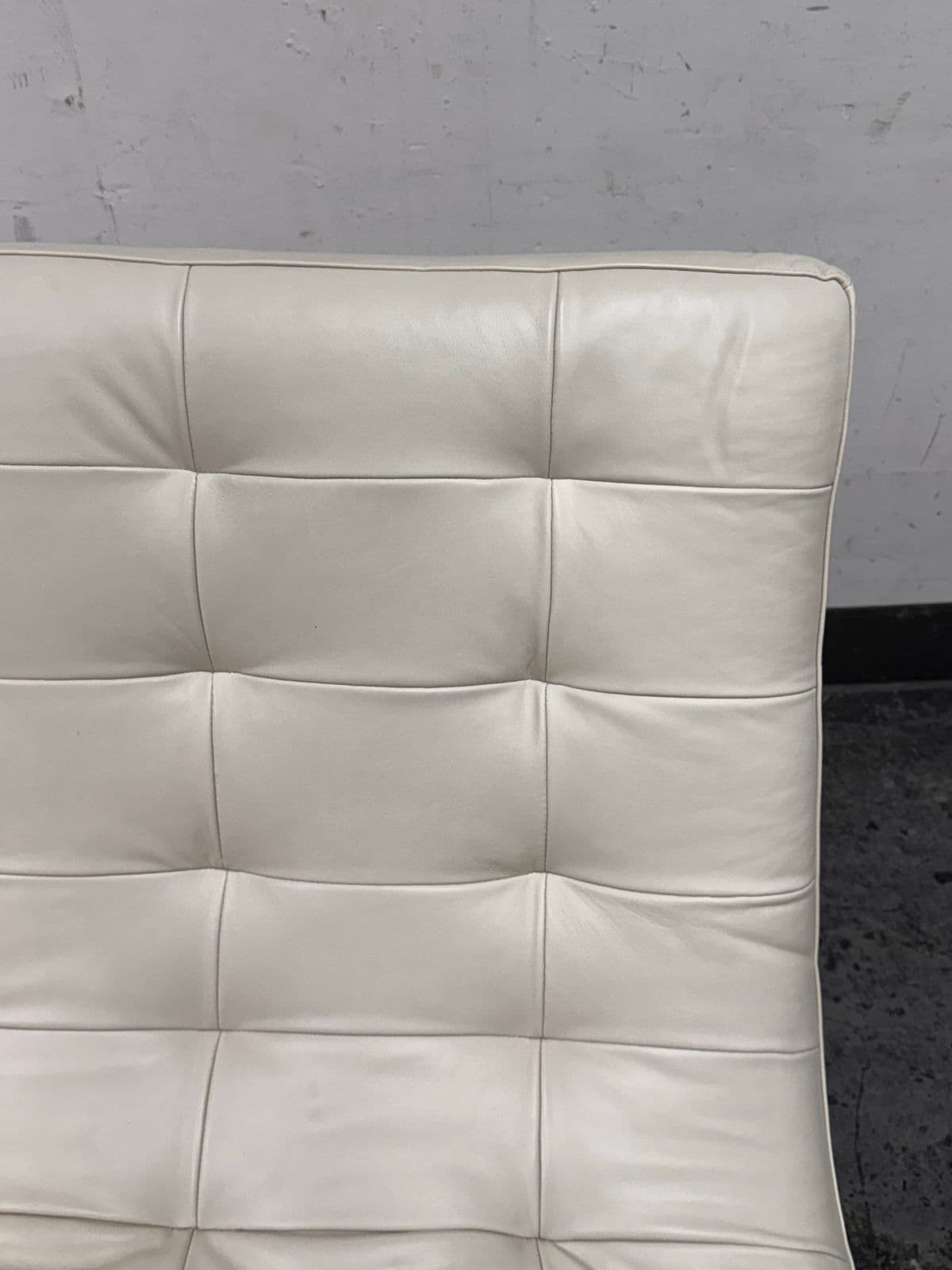 Williams-Sonoma James Leather Loveseat - Thumbnail 10