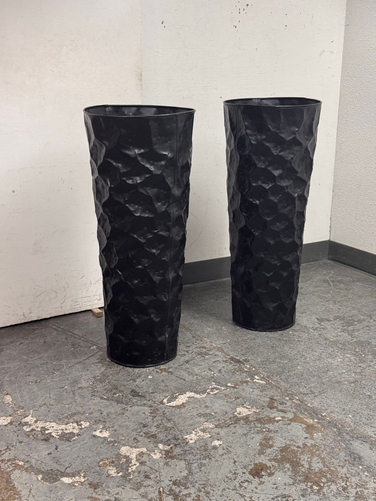 Vintage Hammered Planters, Pair - Thumbnail 8