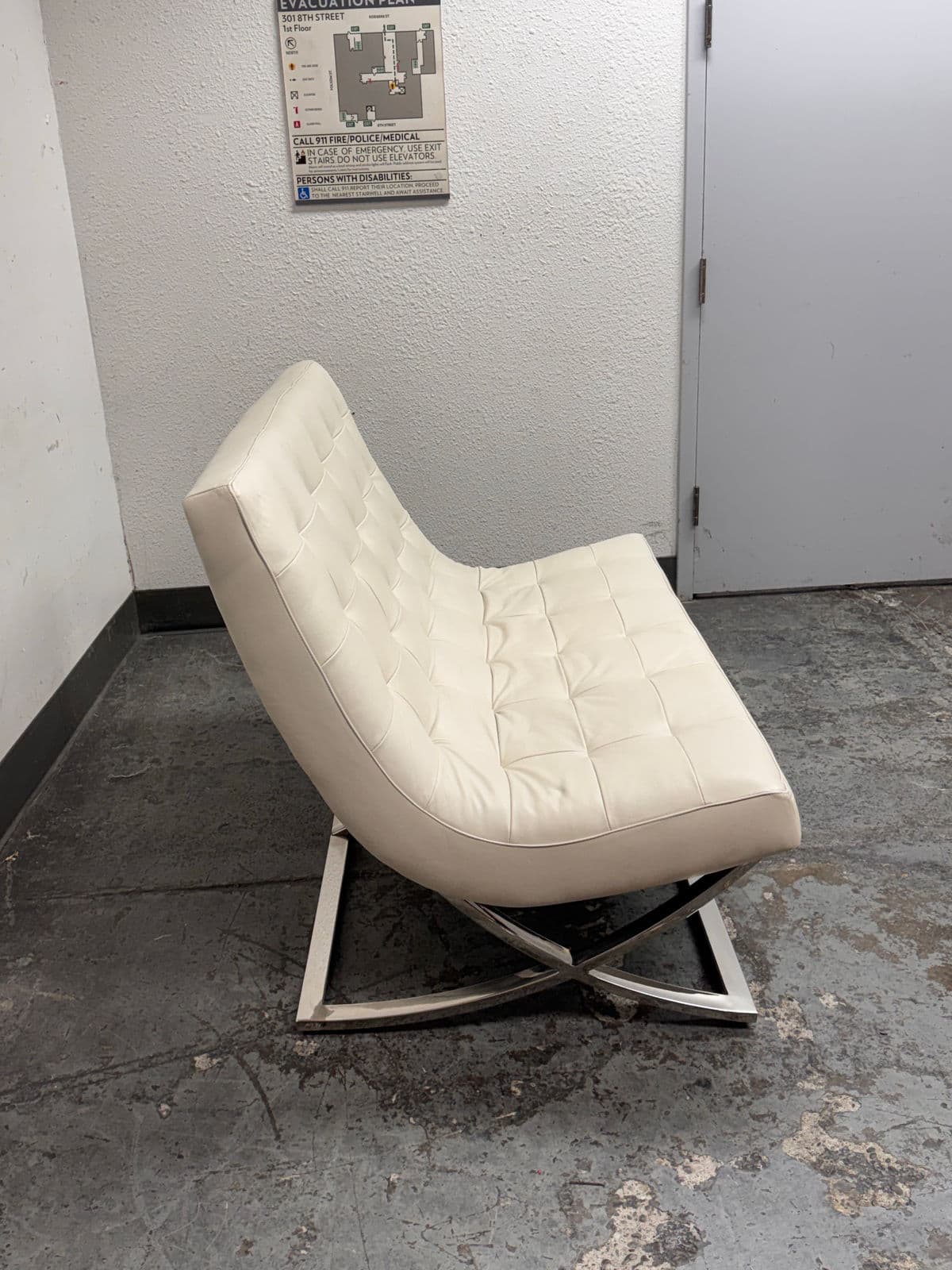 Williams-Sonoma James Leather Loveseat - Thumbnail 5