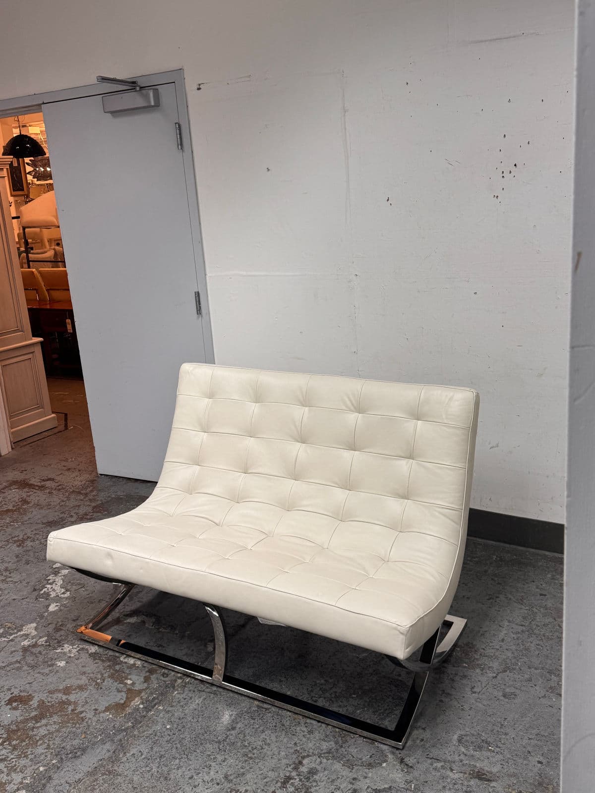 Williams-Sonoma James Leather Loveseat - Thumbnail 4