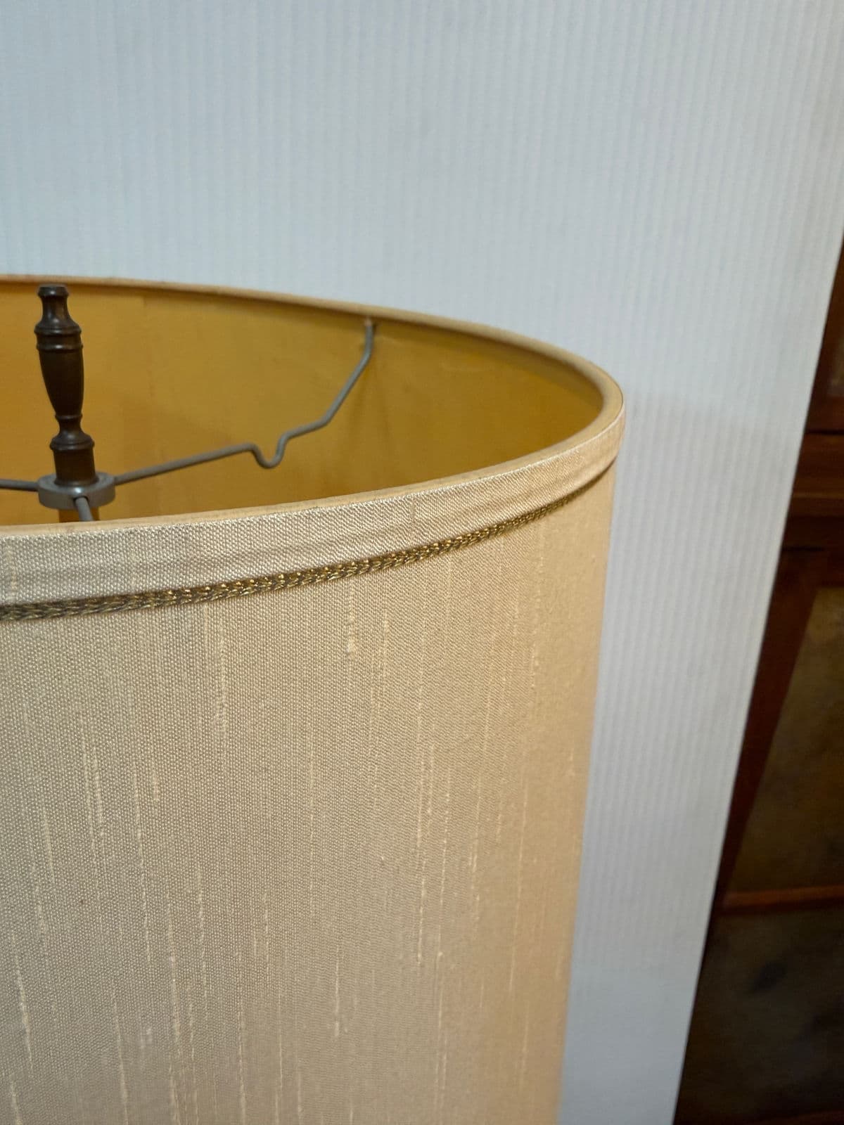 Mid 20th Century Ostrich Egg Table Lamp - Thumbnail 11