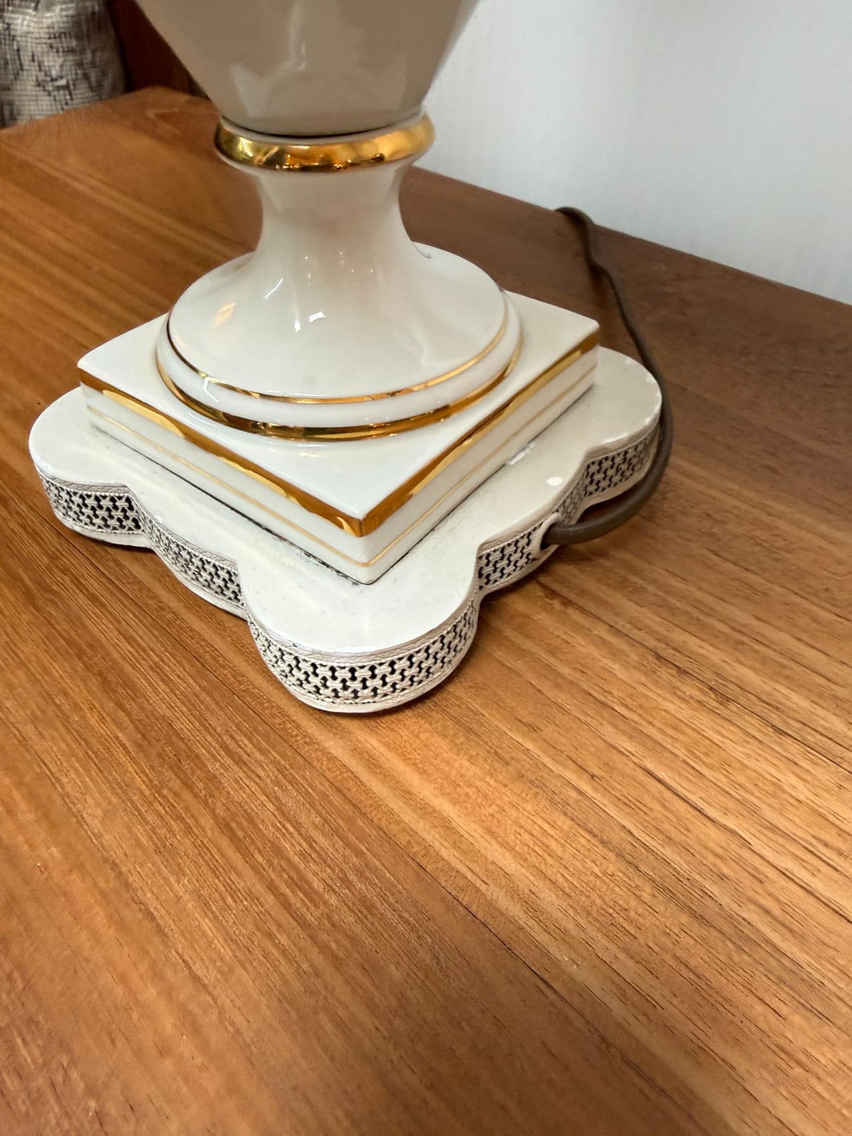 Shabby Chic Floral Urn Table Lamps, Pair - Thumbnail 11