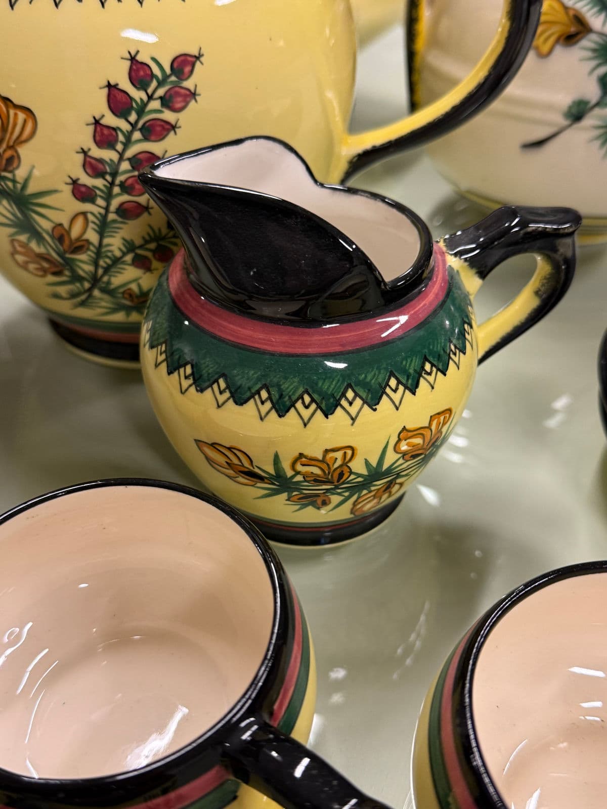 Circa 1983 Henriot Quimper French Faience Serve-Ware, Set of Thirty-One - Thumbnail 8