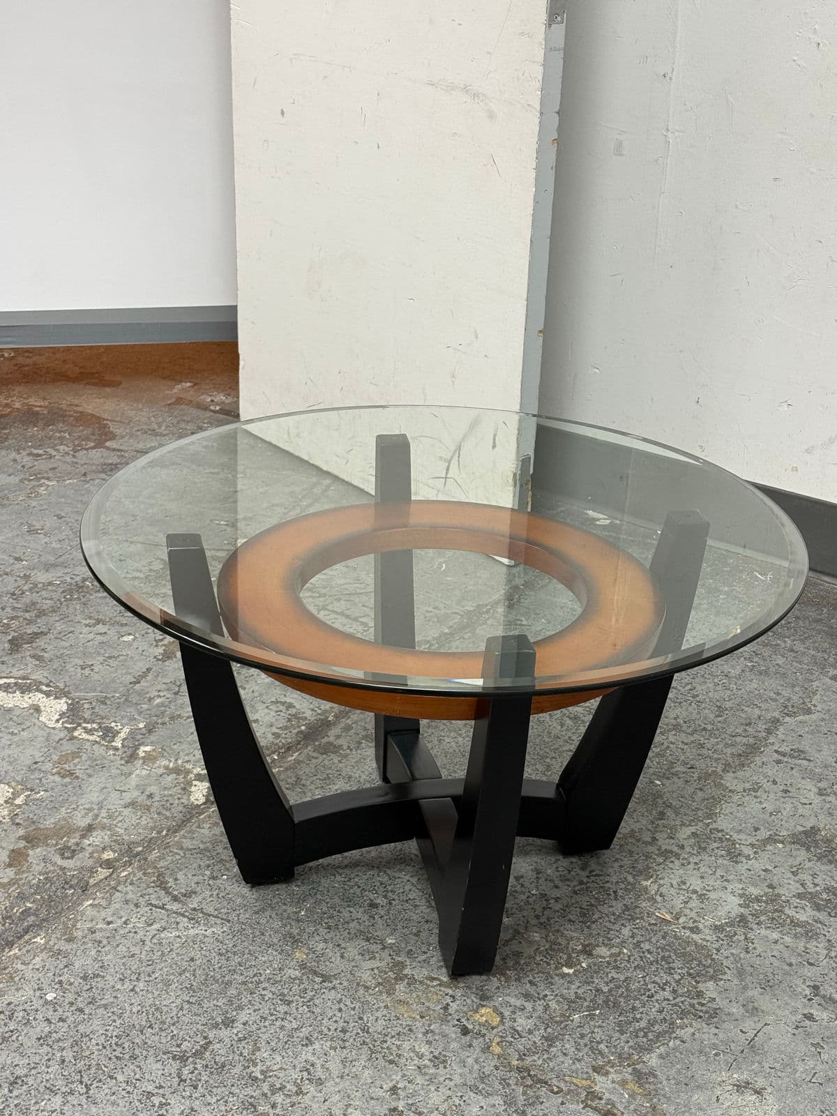 Bassett Mirror Company Elation Round Coffee Table - Thumbnail 4