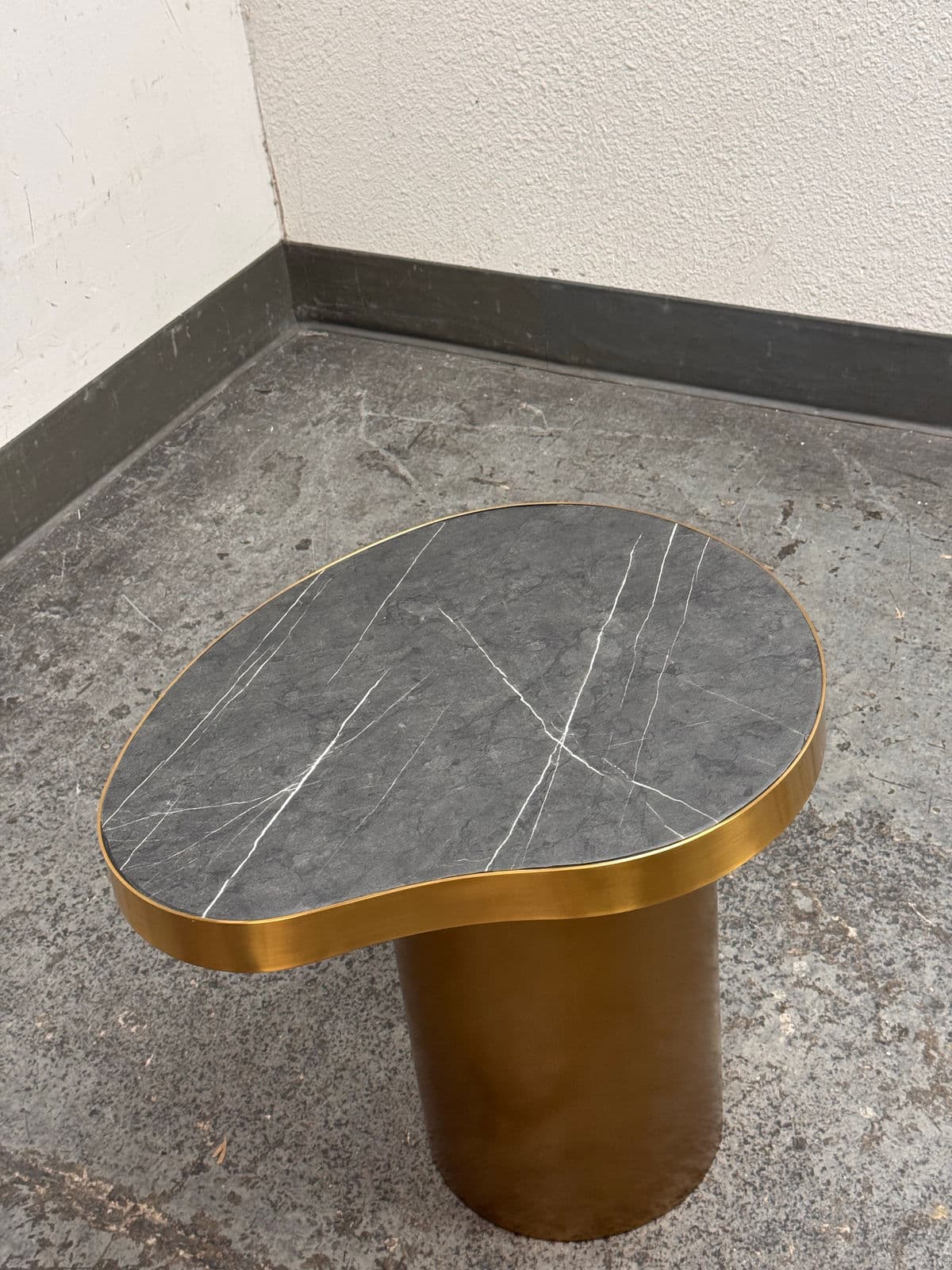 Michael Oren Design Marquina Marble Kidney Side Table - Thumbnail 6