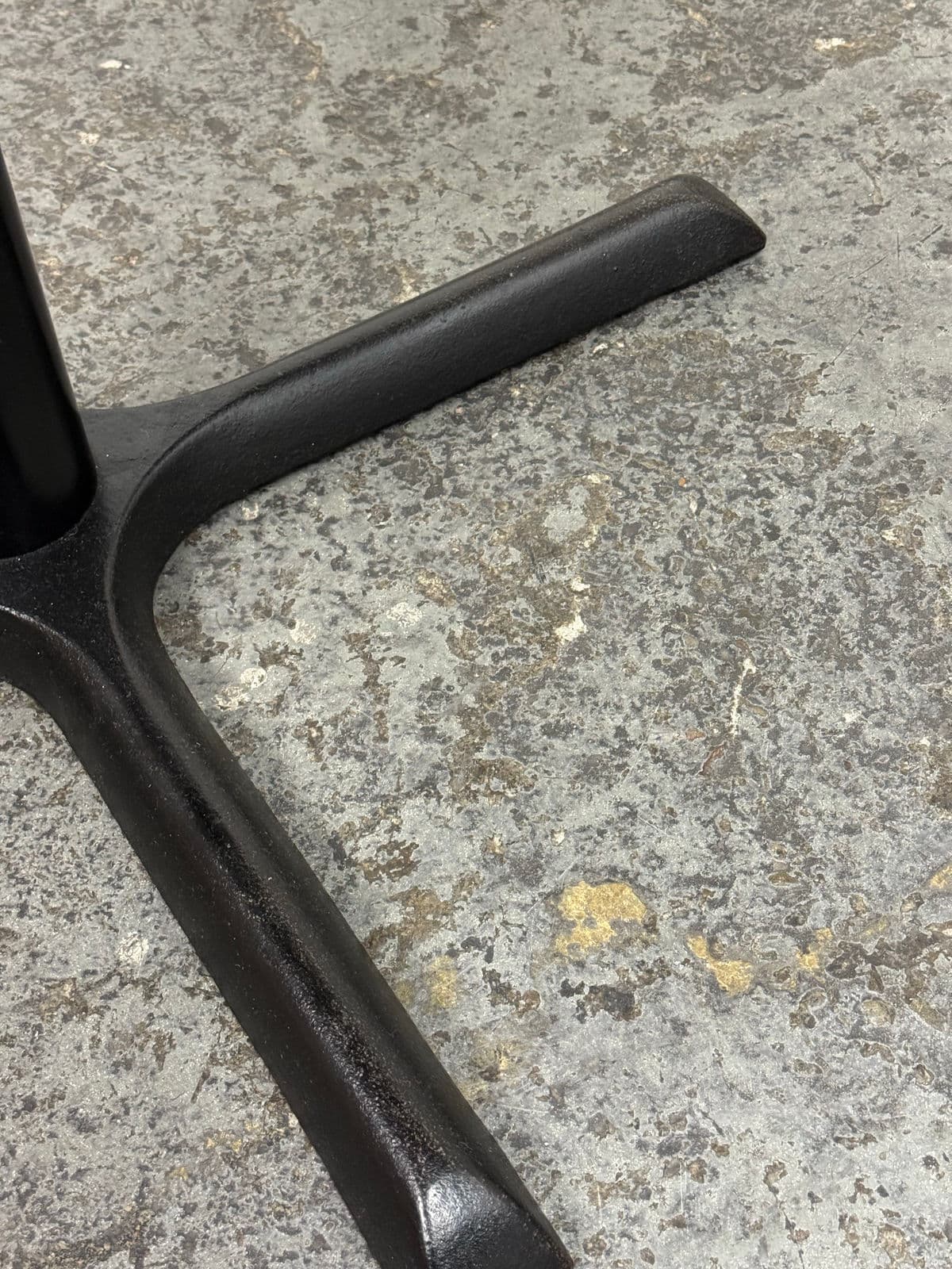 36in Circa 1980 Stone Composite Pedestal Dining Table - Thumbnail 7