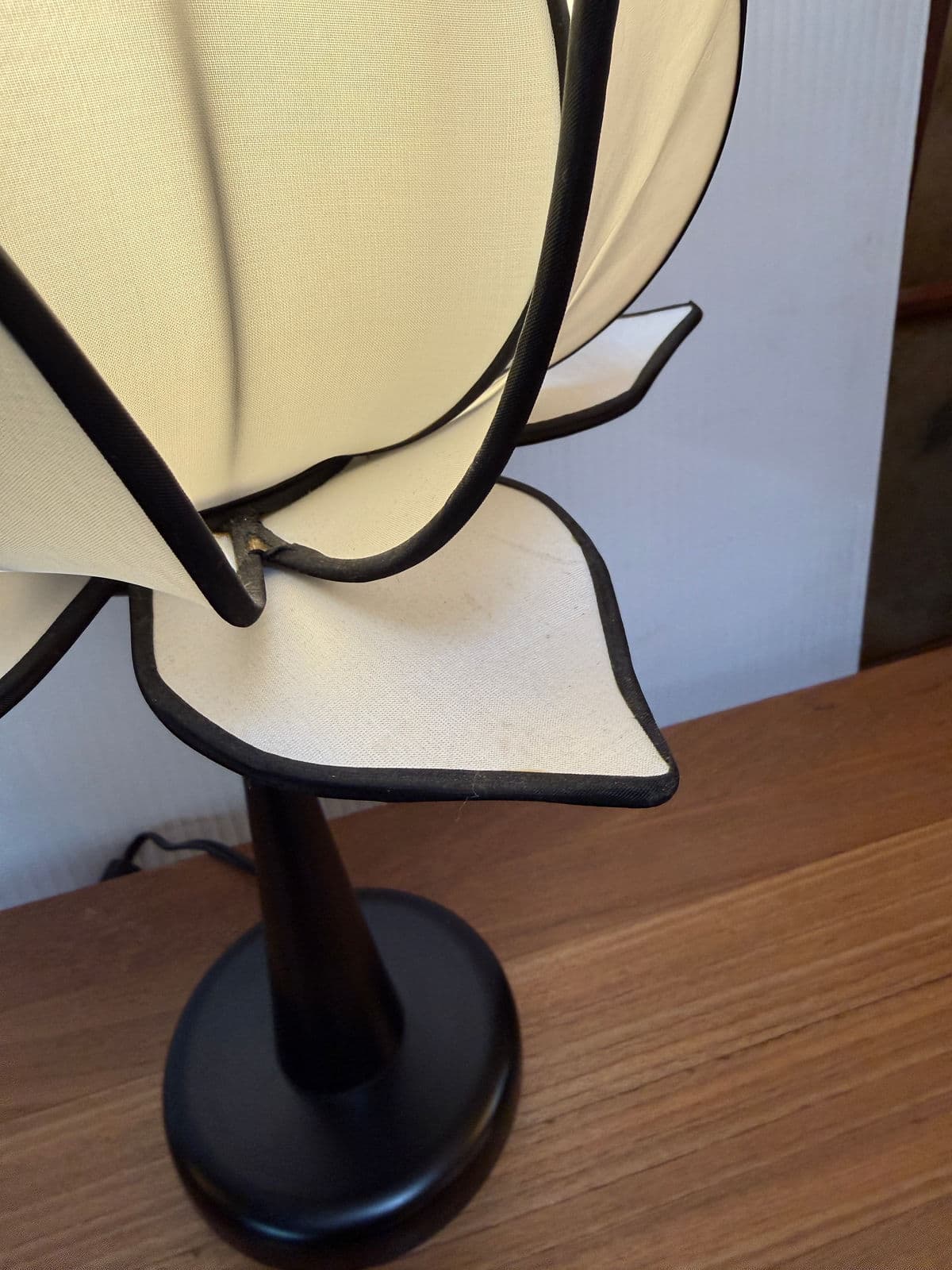 Om Gallery Baby Blooming Lotus Table Lamp - Thumbnail 7