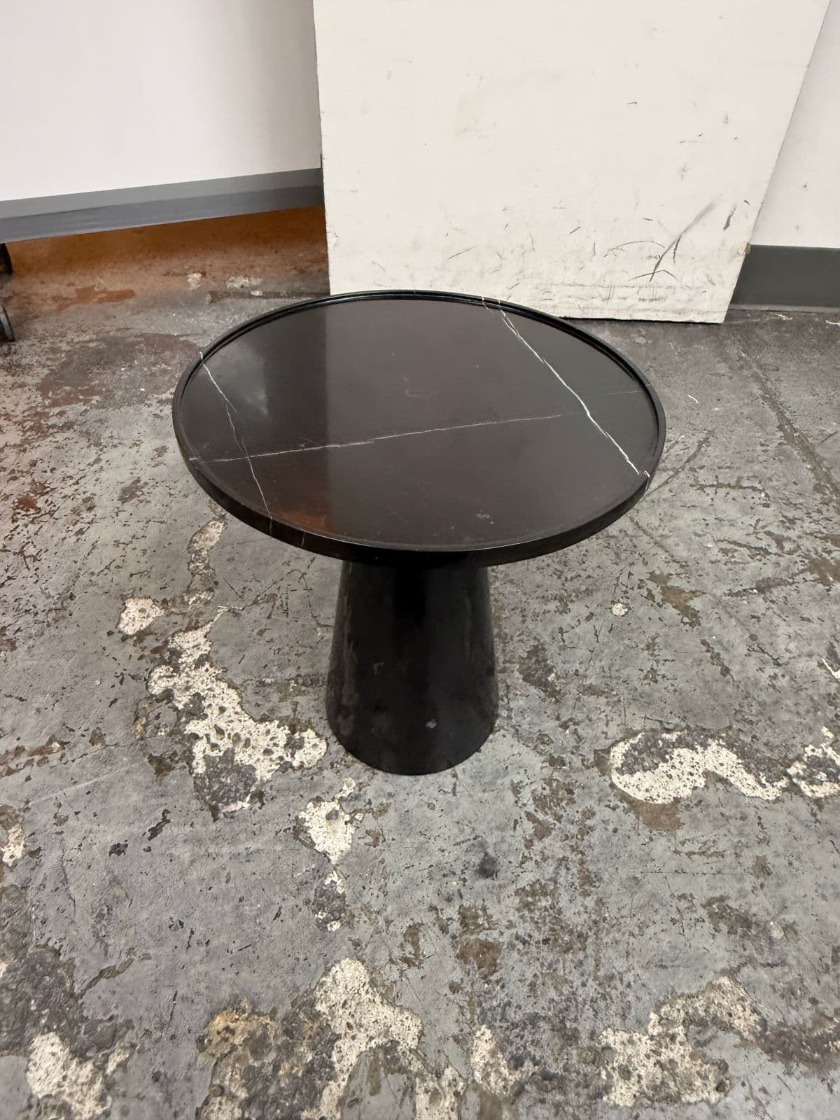 Michael Oren Designs Marquina Marble Pedestal Side Table - Thumbnail 4