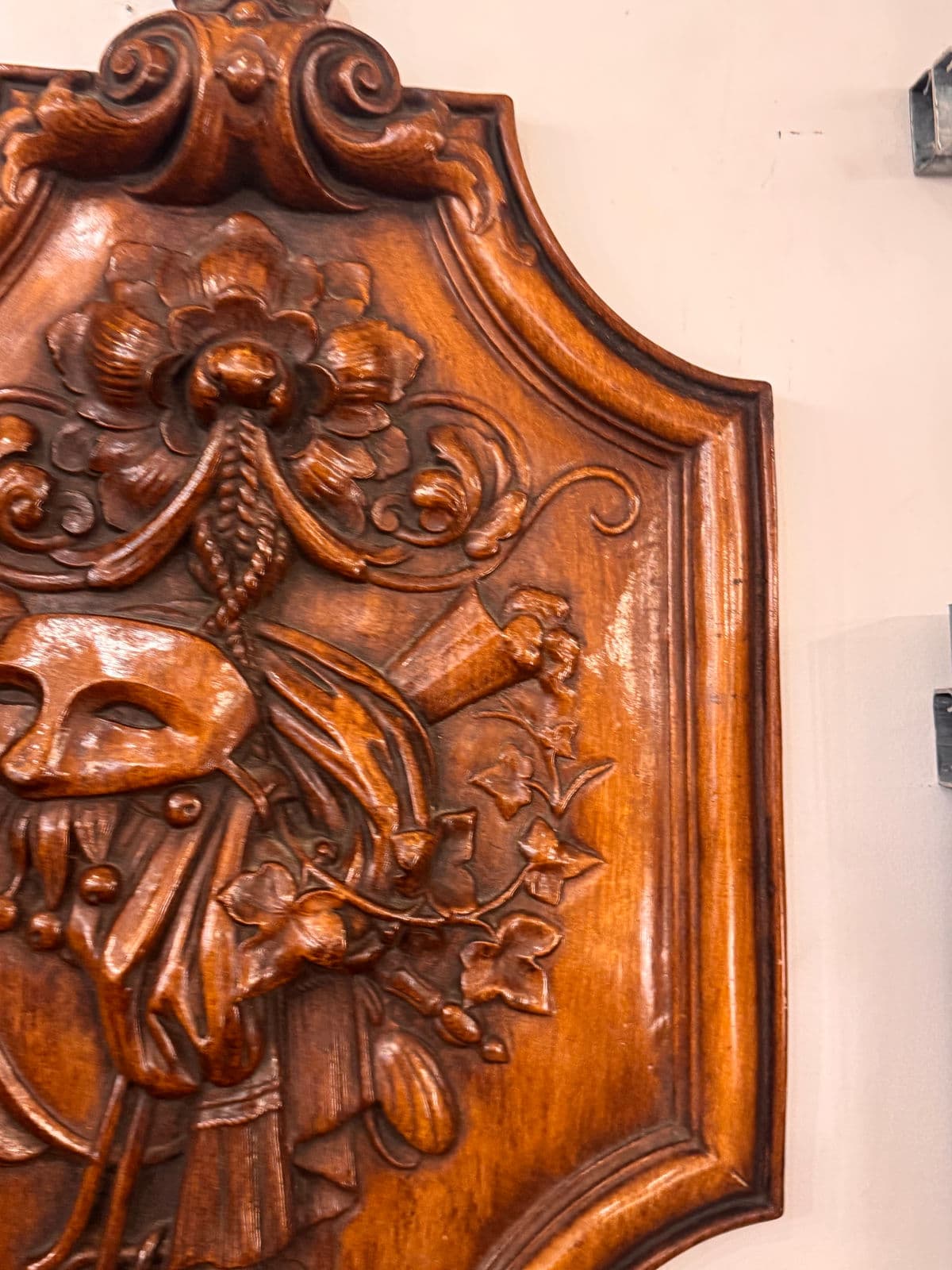 Antique Ceramic Masquerade Shield Wall Hanging - Thumbnail 5