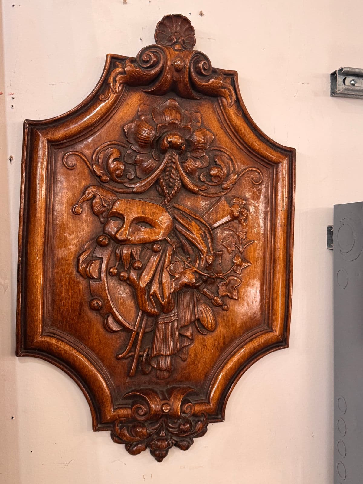 Antique Ceramic Masquerade Shield Wall Hanging - Thumbnail 10