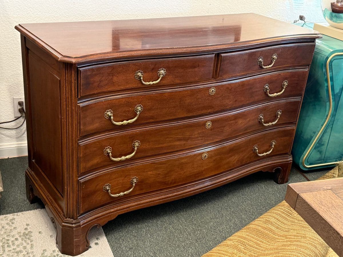 Davis Cabinet Company Mahogany Chest of Drawers - Thumbnail 5