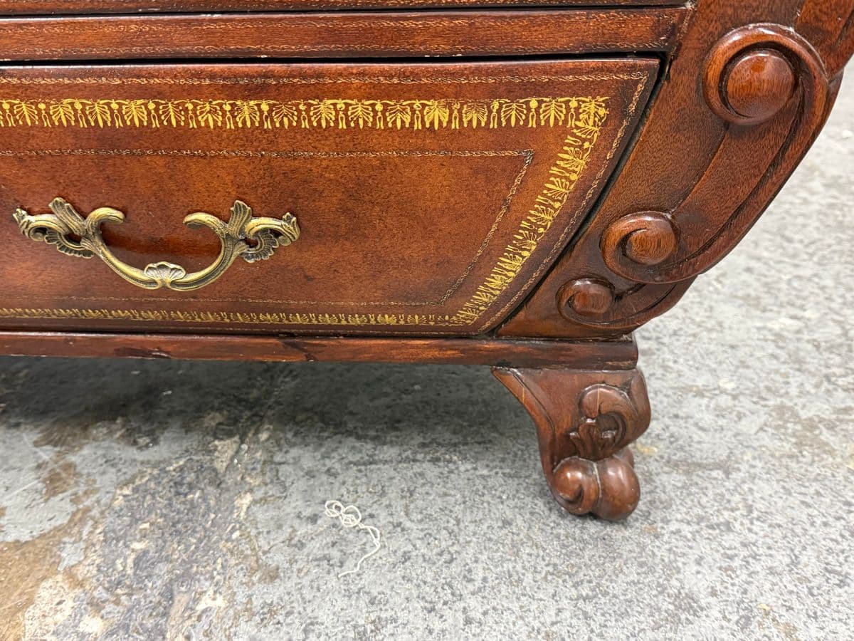 French Provincial Style Bombé Commode + Gilt Accents, Late 20th Century - Thumbnail 10