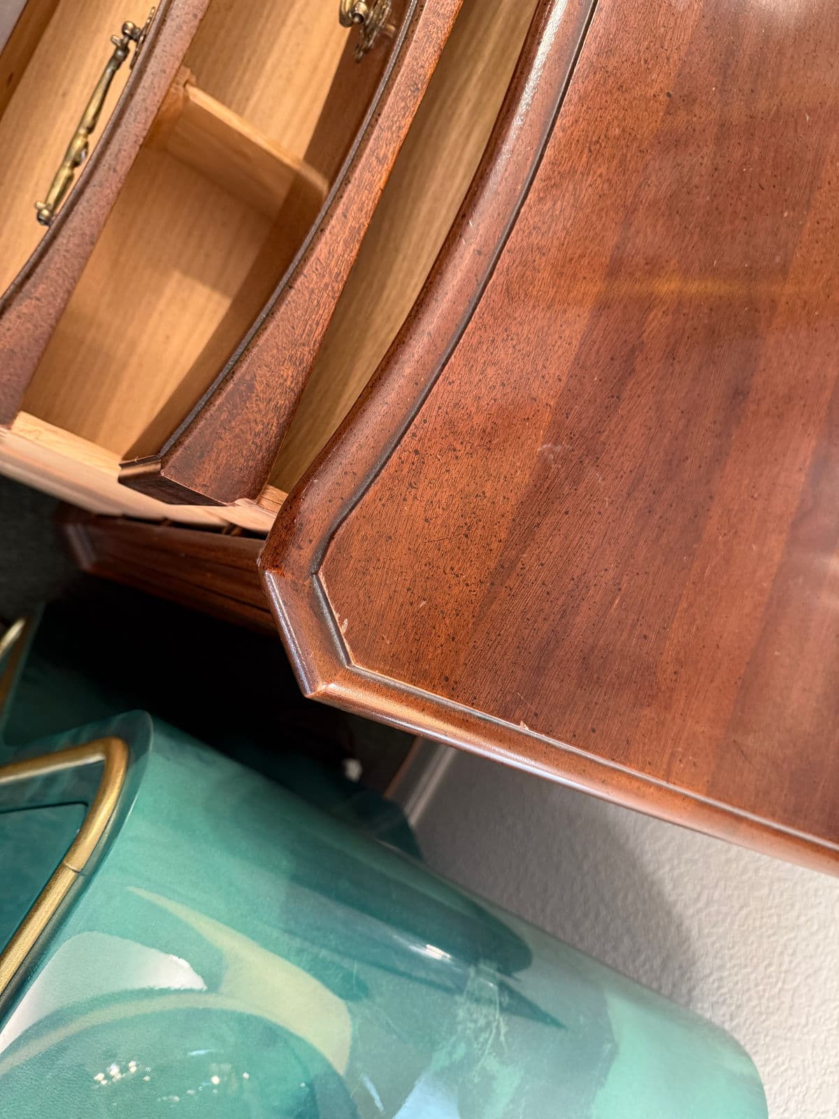 Davis Cabinet Company Mahogany Chest of Drawers - Thumbnail 12