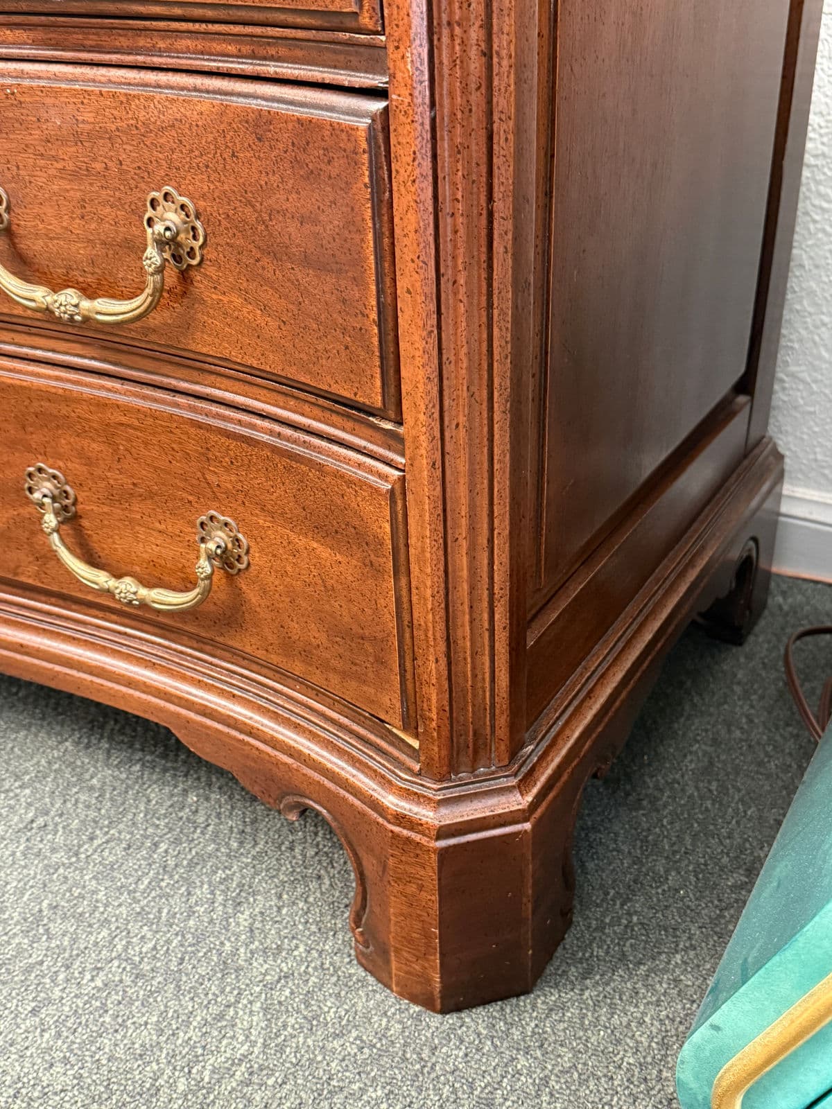 Davis Cabinet Company Mahogany Chest of Drawers - Thumbnail 7