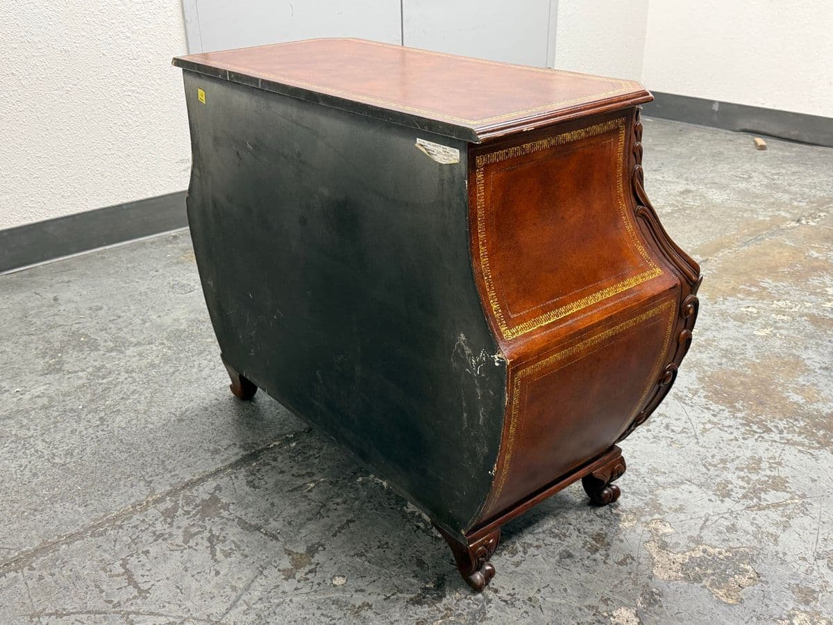 French Provincial Style Bombé Commode + Gilt Accents, Late 20th Century - Thumbnail 8