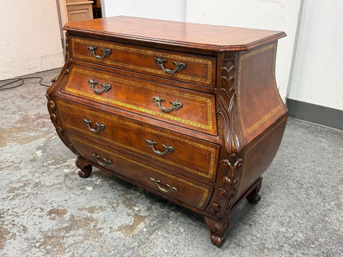 French Provincial Style Bombé Commode + Gilt Accents, Late 20th Century - Thumbnail 3