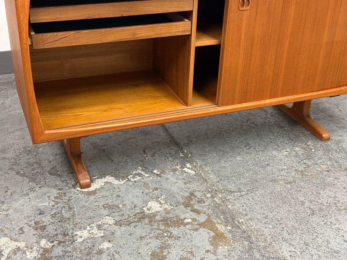 Dyrlund Danish Teak Credenza, Circa 1985 - Thumbnail 6