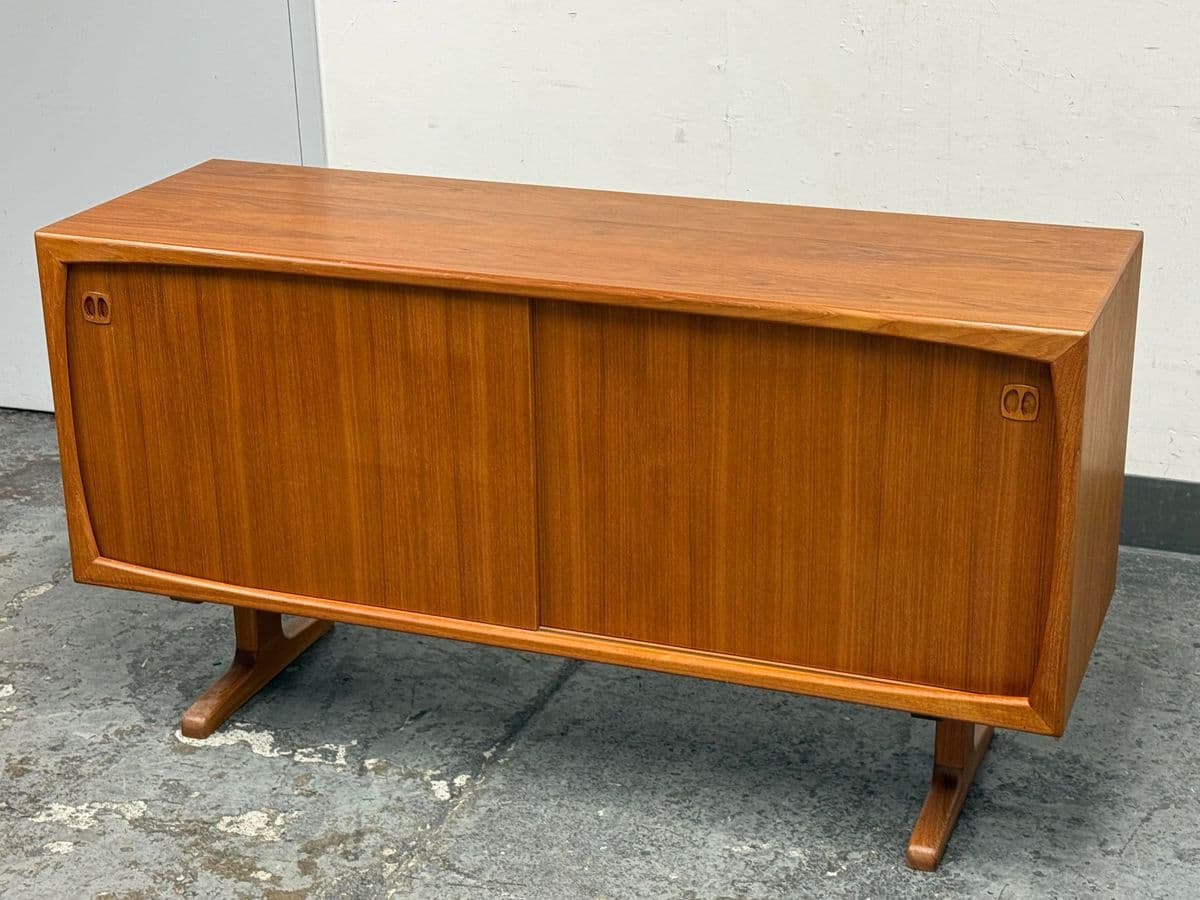 Dyrlund Danish Teak Credenza, Circa 1985 - Thumbnail 12