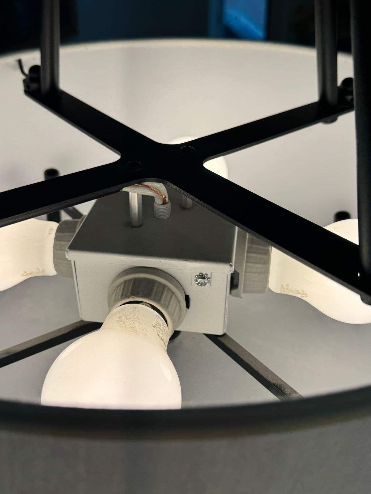 Contemporary Loop Pendant - Thumbnail 8