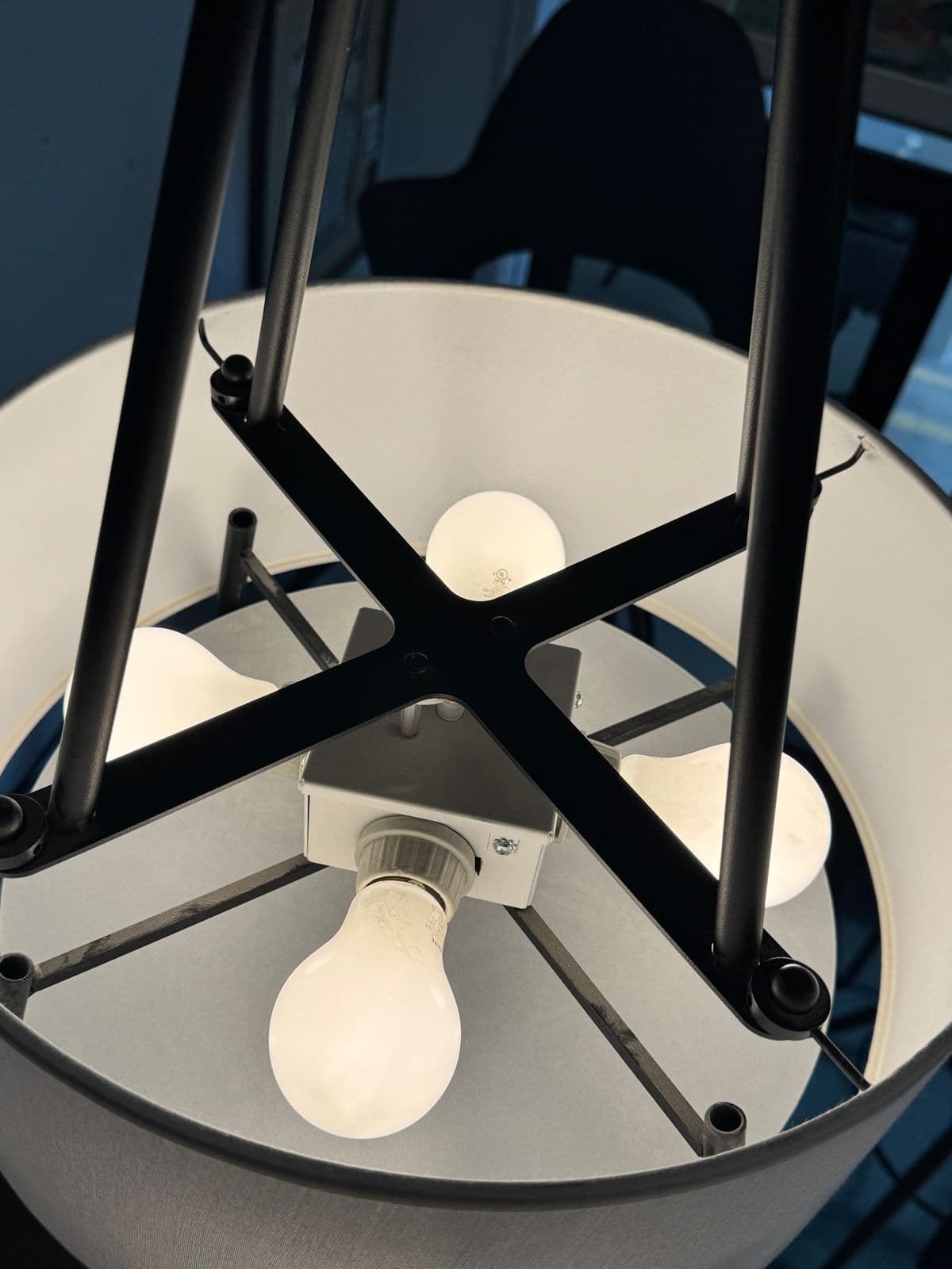 Contemporary Loop Pendant - Thumbnail 9