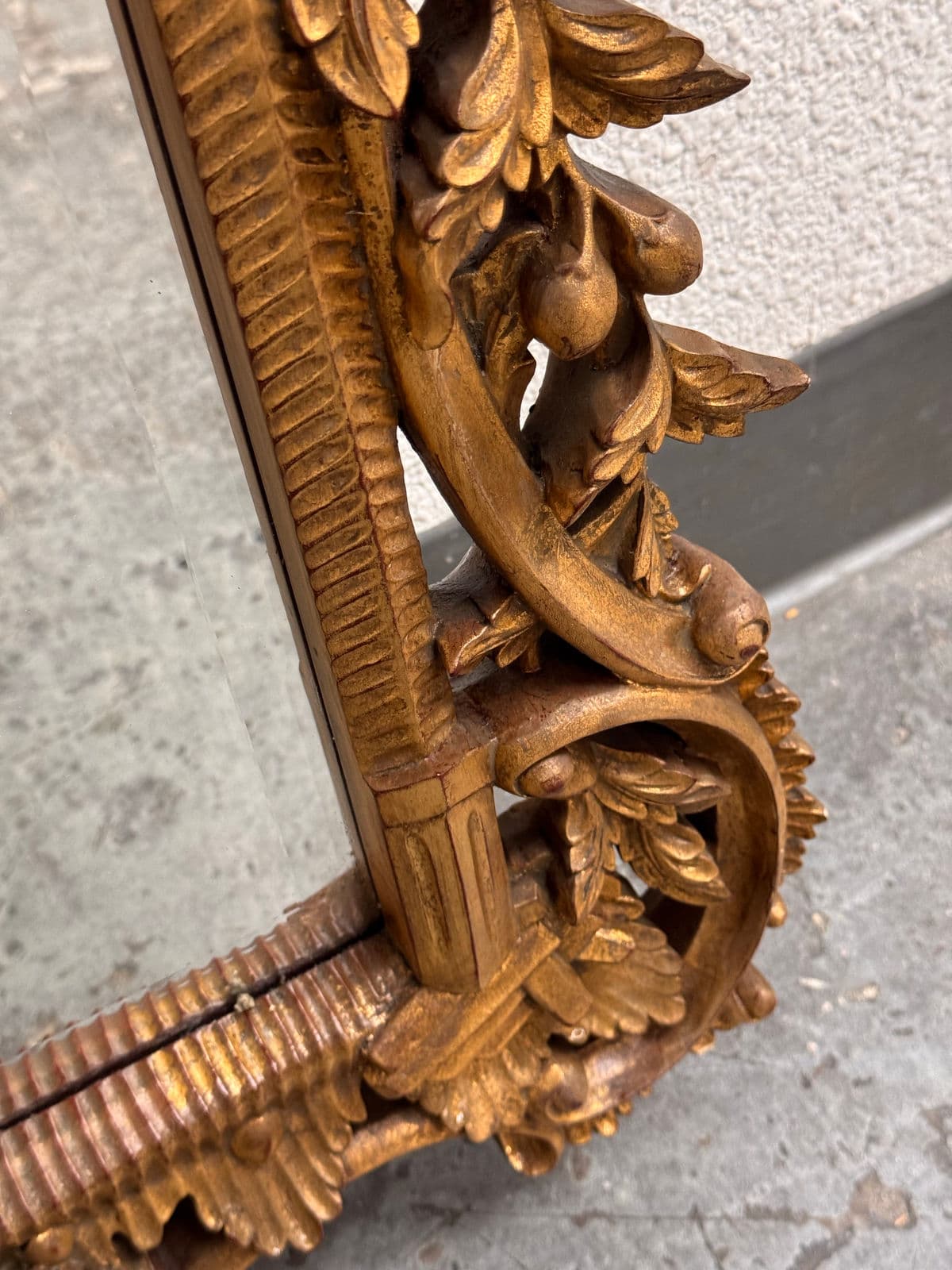 English Chippendale Carved Giltwood Mirror, Mid 20th Century - Thumbnail 9