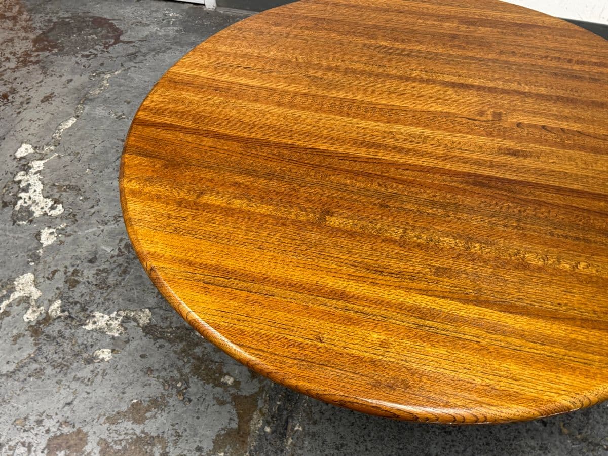 American Modern Round Wood Coffee Table, Mid 20th Century - Thumbnail 8