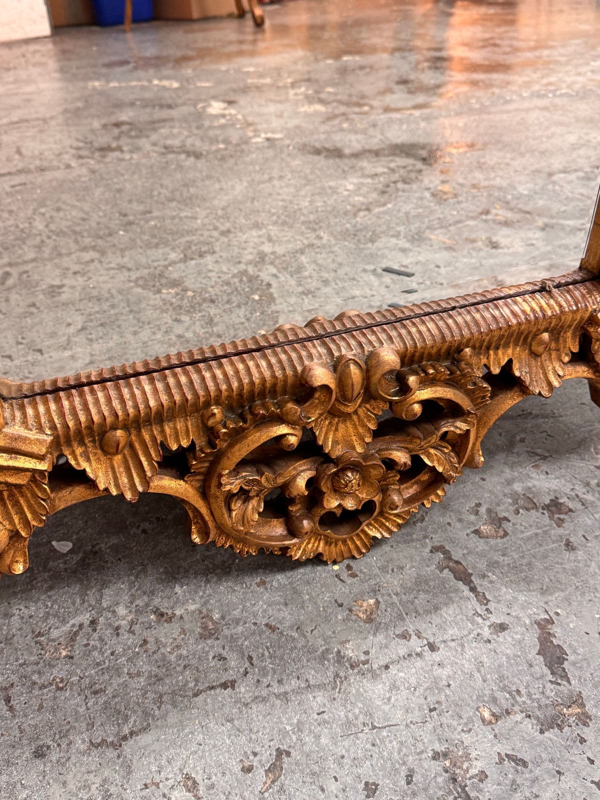 English Chippendale Carved Giltwood Mirror, Mid 20th Century - Thumbnail 10