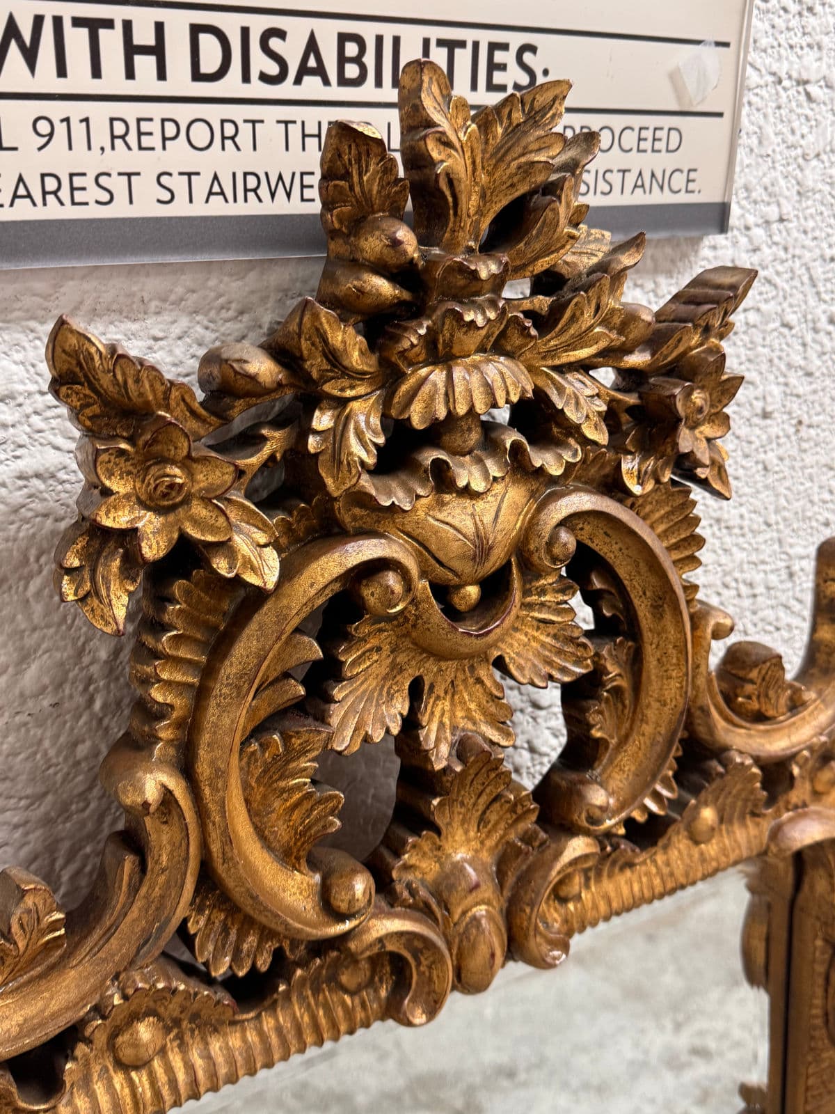 English Chippendale Carved Giltwood Mirror, Mid 20th Century - Thumbnail 7