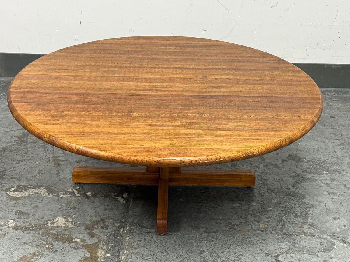 American Modern Round Wood Coffee Table, Mid 20th Century - Thumbnail 13