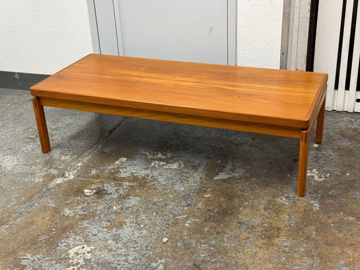 Danish Teak Wood Coffee Table, Mid 20th Century - Thumbnail 3