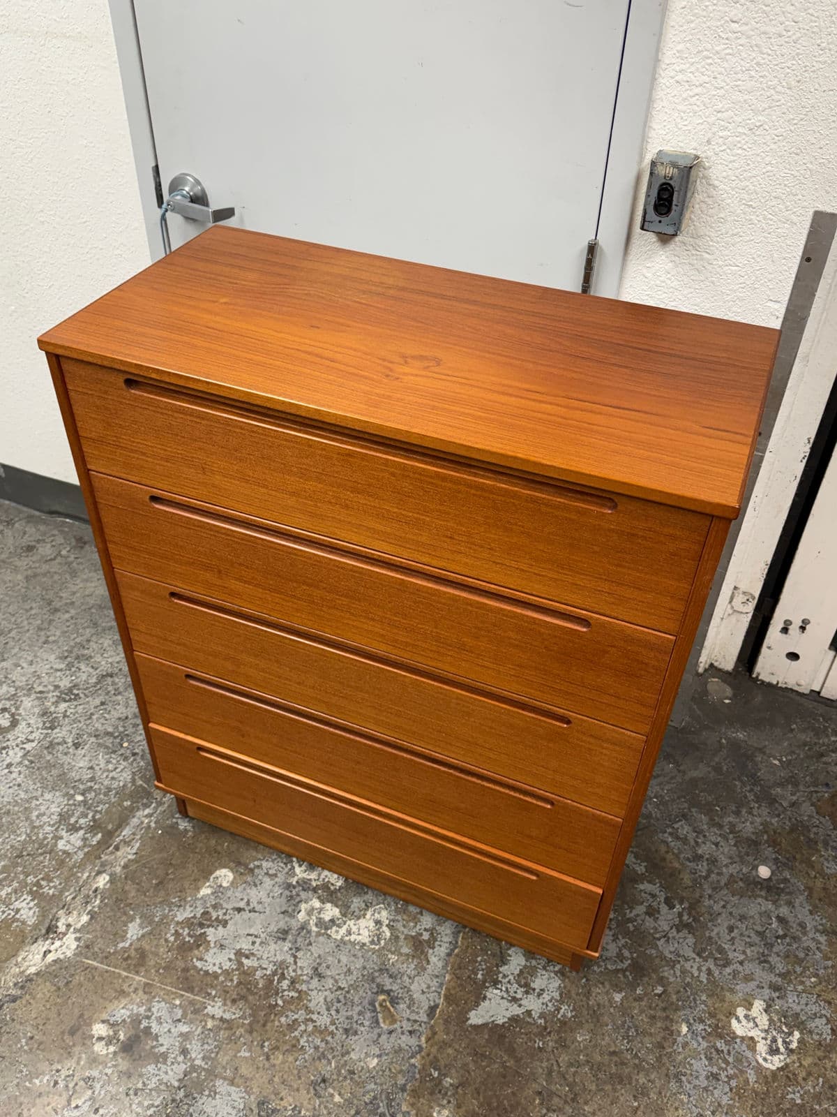 Nils Jonsson for Torring Møbelfabrik Five Drawer Dresser, Circa 1960's - Thumbnail 5