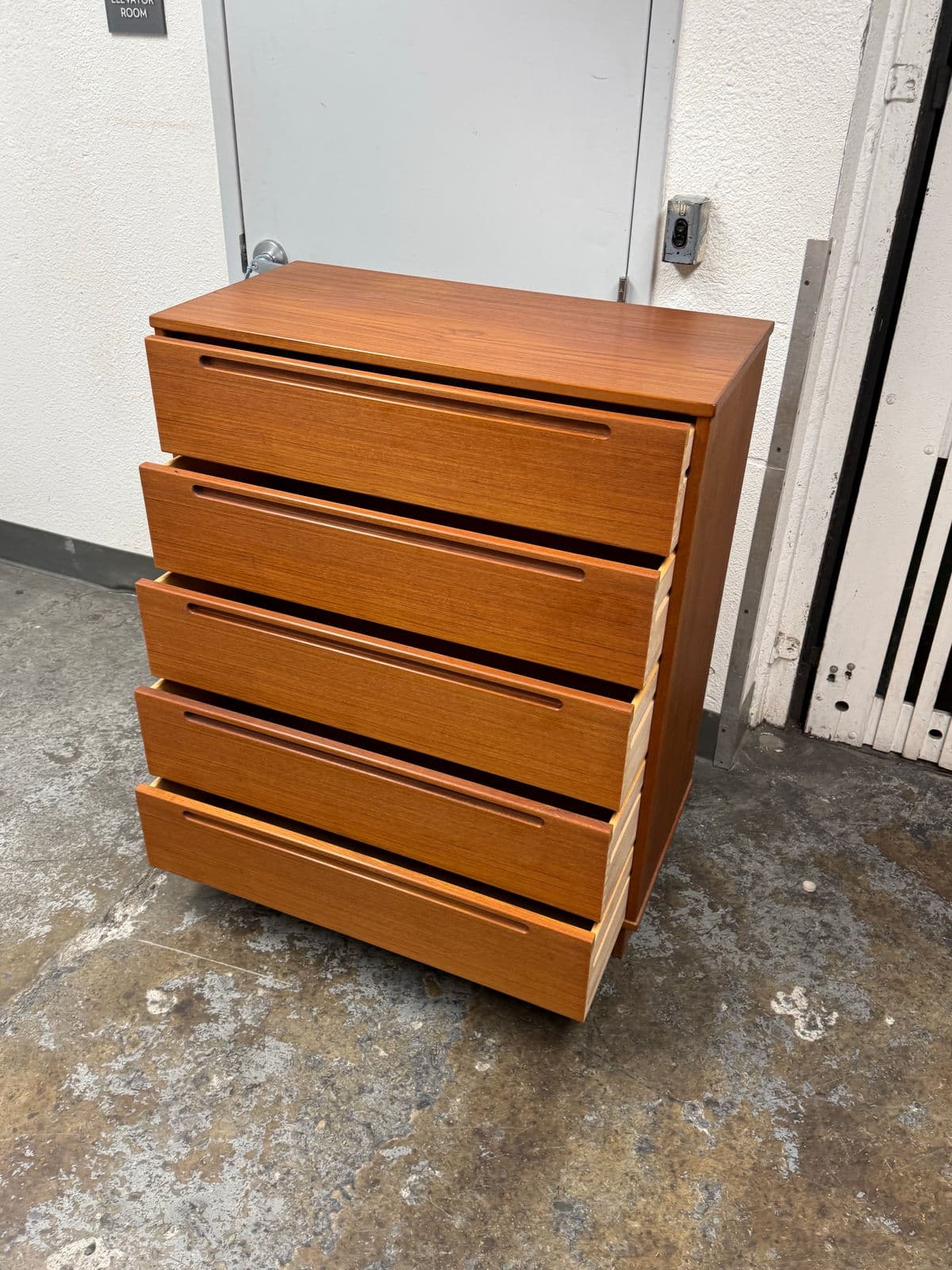 Nils Jonsson for Torring Møbelfabrik Five Drawer Dresser, Circa 1960's - Thumbnail 8