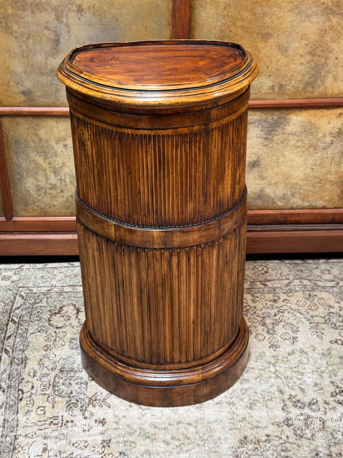 Demi-Lune Fluted Wood Pedestal - Thumbnail 9
