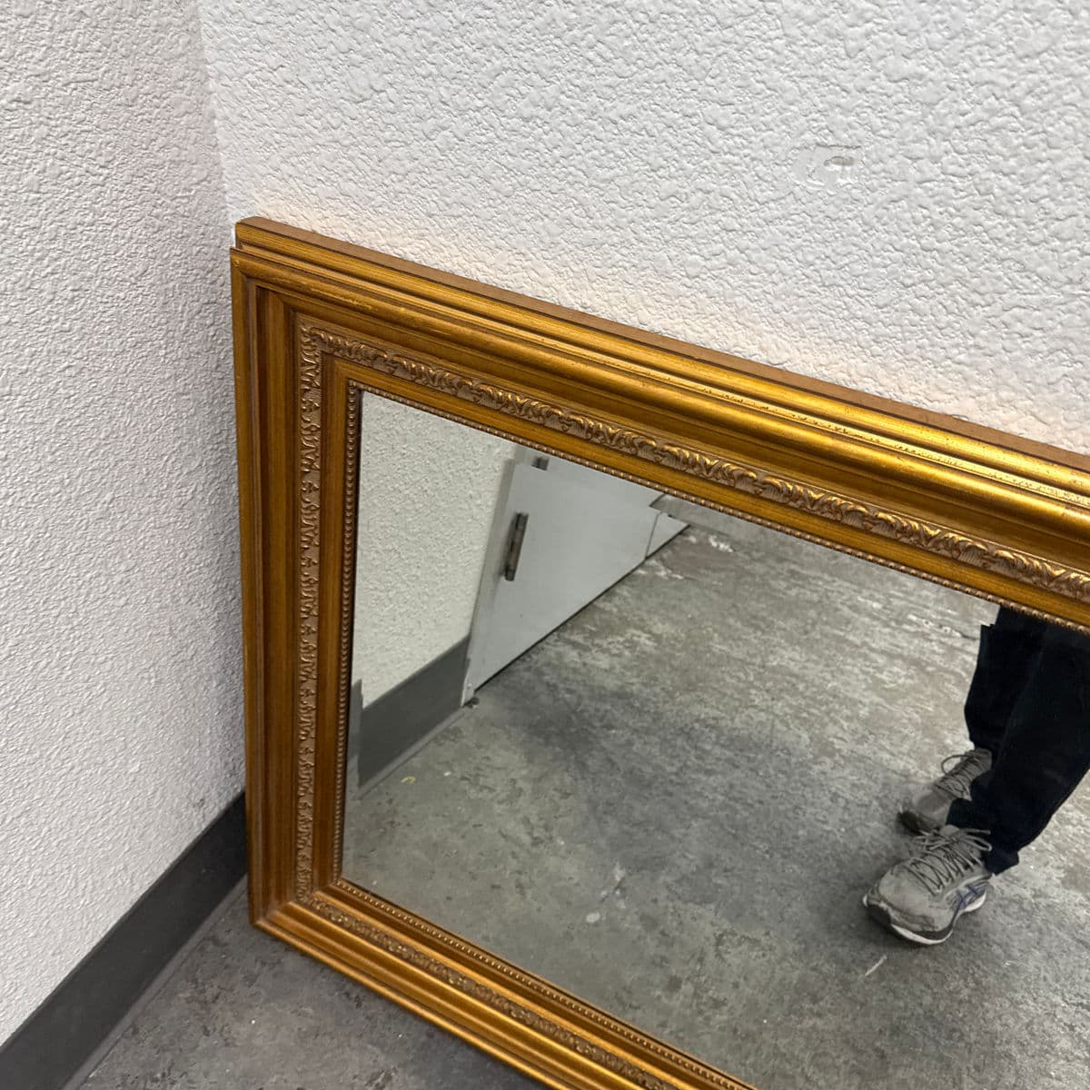 Windsor Art & Mirror Company Custom Antique Gold Finish Wall Mirror, Circa 2000 - Thumbnail 12