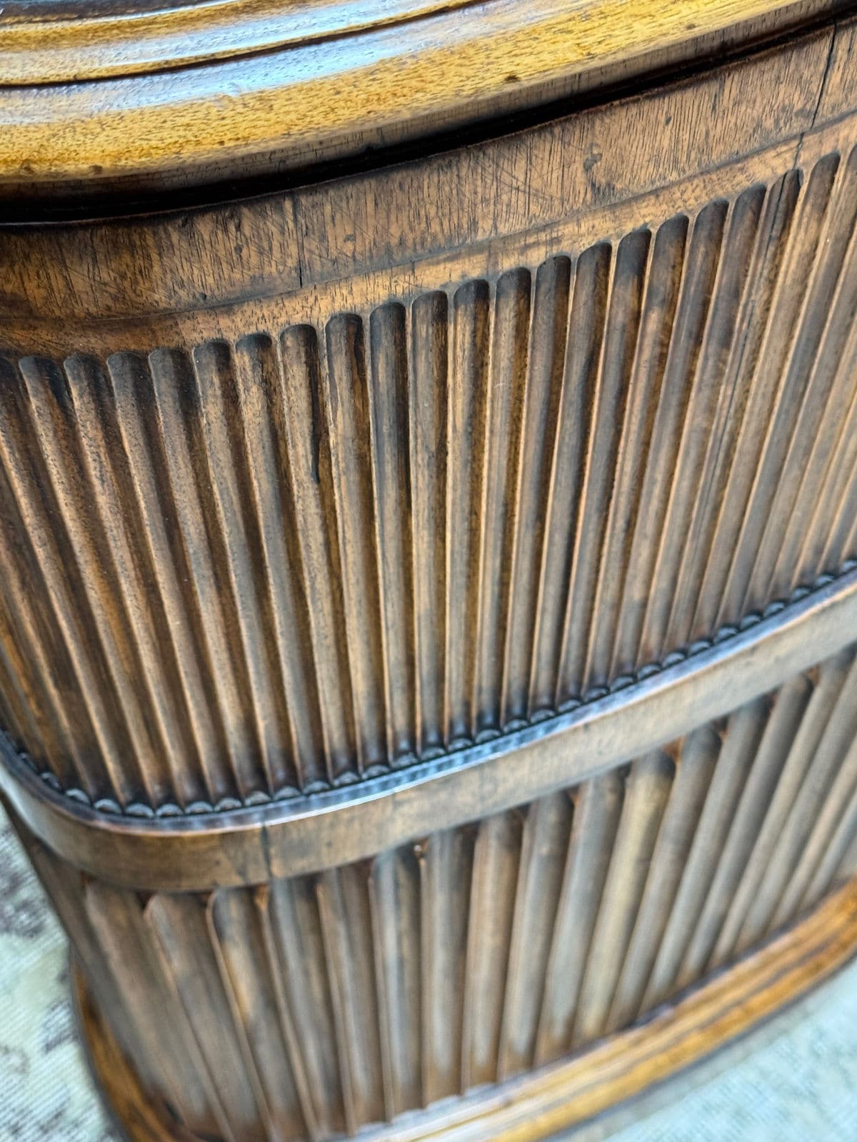 Demi-Lune Fluted Wood Pedestal - Thumbnail 5