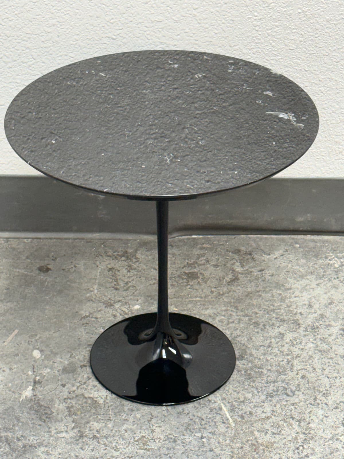 Eero Saarinen Style Round Stone Top Tulip Side Table - Thumbnail 3