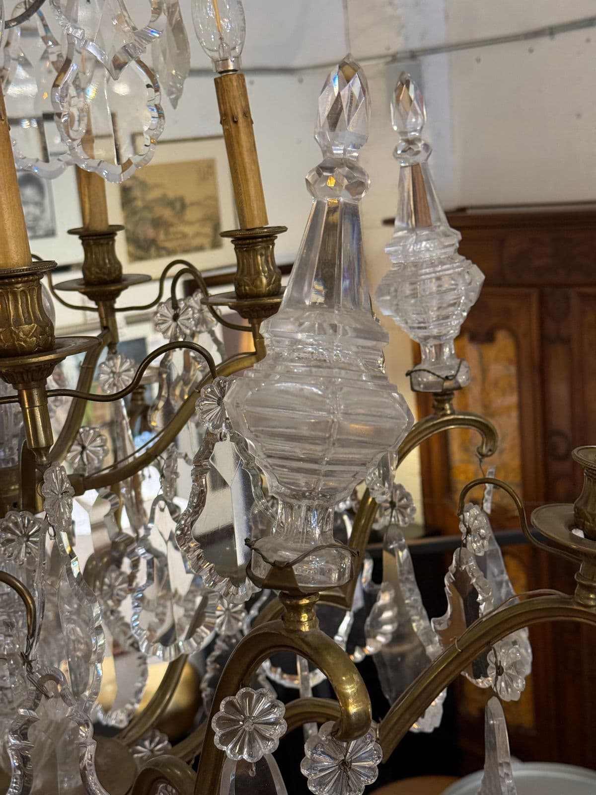 10-Light Crystal Chandelier + Antique Gold-Finish Metal Frame, Vintage - Thumbnail 10