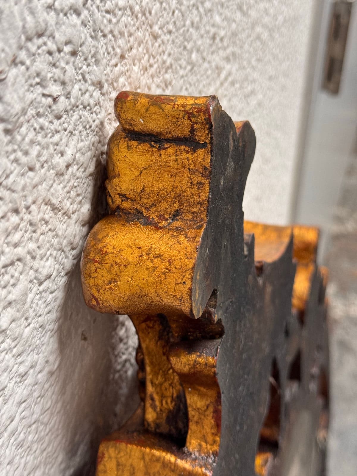 Mexican Rococo Revival Oval Gold Finish Wall Mirror, Late 20th Century - Thumbnail 5