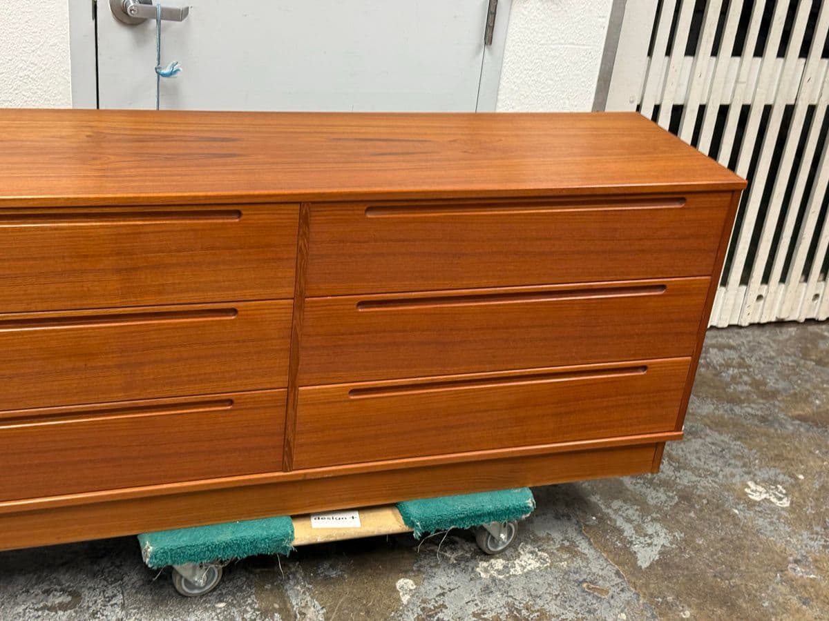 Nils Jonsson for Torring Møbelfabrik Six Drawer Dresser, Circa 1960's - Thumbnail 9