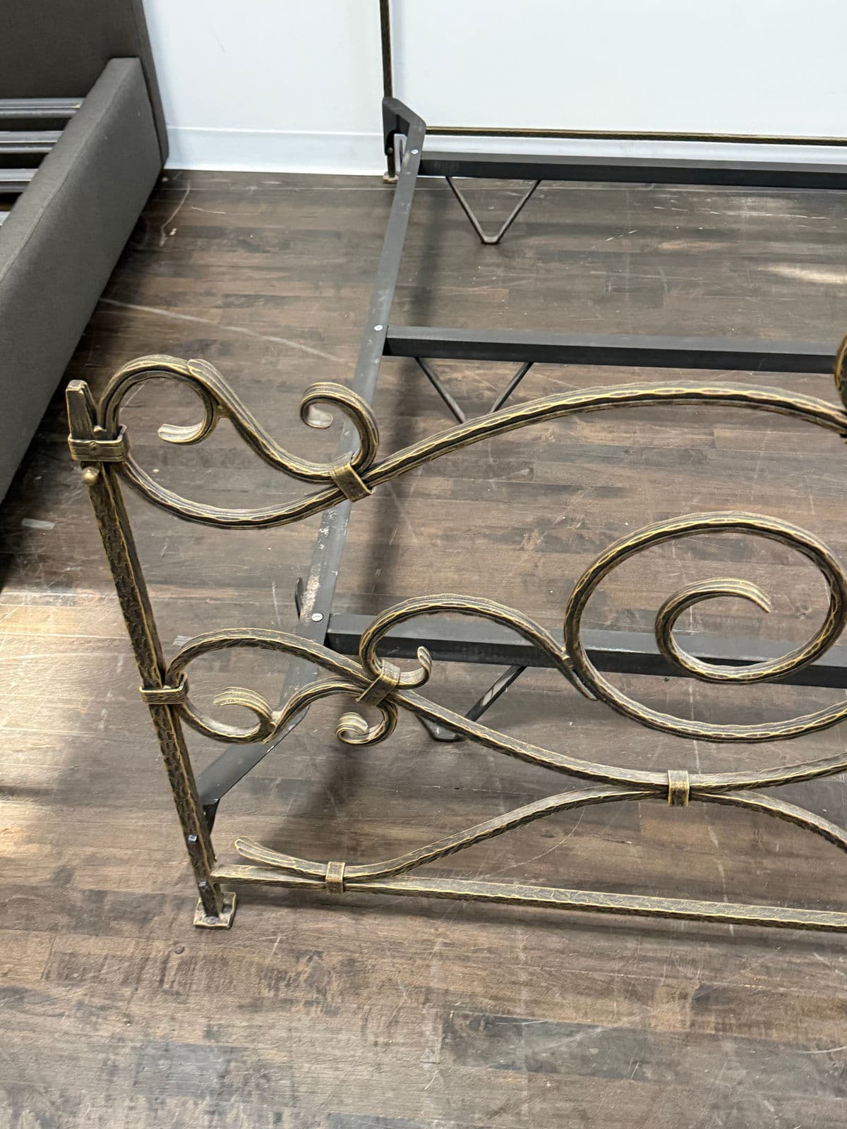 Full Size Claudio Rayes Wrought Iron Bed Frame, Model 20 - Thumbnail 8